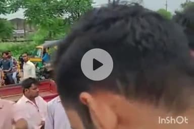 श्योपुर: डॉक्टर कॉलोनी के निवासियों ने कलेक्ट्रेट रोड पर किया चक्काजाम, एनएच नाले से पानी निकालने की मांग