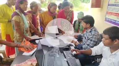 तुलसीपुर: थारू जनजाति गांव में सरकार की कल्याणकारी योजनाओं के लिए कैंप आयोजित किया गया