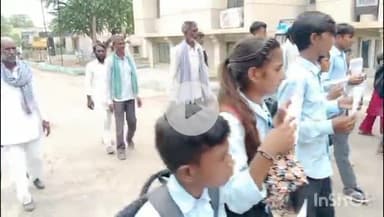 चूरू: सारंगसर विद्यालय जाने के पुराने सदामत रास्ते को पुनः चालू करने की मांग हेतु कलेक्ट्रेट में कलेक्टर को दिया गया ज्ञापन