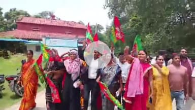 गोरखपुर: सपा की महानगर महिला सभा की अध्यक्ष ने एसएसपी से मुलाकात की, साजिद रशीदी की गिरफ्तारी की मांग की