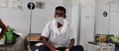 उरई: मेडिकल कॉलेज की बड़ी लापरवाही सामने आई, इलाज कराने आए मरीज का फाइल एक्सचेंज के चलते जबरन किया जा रहा था ऑपरेशन