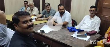 उरई: उरई के सुहाग महल के पास निर्मला दिन पुल के विवाद में आया नया मोड़, जिले के ठेकेदारों ने किया कार्य बहिष्कार का एलान