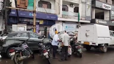 बासोदा: गंजबासौदा में यातायात पुलिस की बड़ी कार्रवाई, सड़कों से मोटरसाइकिलें हटाईं