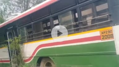 మునిపల్లి: అదుపు తప్పిన ఆర్టీసీ బస్సు త్రుటిలో తప్పిన పెను ప్రమాదం