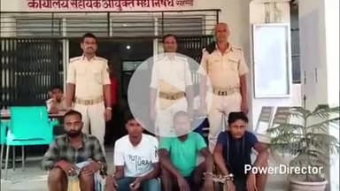 कहरा: उत्पाद पुलिस ने छापेमारी कर 2 कारोबारियों व 2 शराबियों को किया गिरफ्तार, सहरसा कोर्ट में पेश कर आगे की कार्रवाई जारी