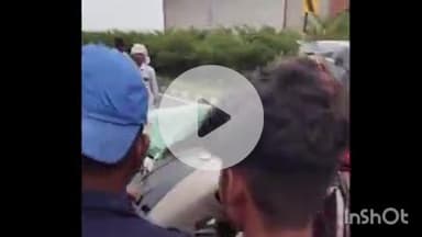 कोल: अकराबाद में NH-34 पर तेज रफ्तार कार ट्रैक्टर ट्रॉली से टकराई, कार सवार 3 लोग हुए घायल