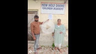 मछलीशहर: सुजानगंज में अमान्य विद्यालयों के खिलाफ अभियान जारी, विद्यालयों पर जड़ा गया ताला