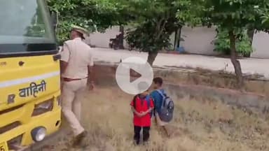 हनुमानगढ़: जिला मुख्यालय पर पुलिस ने स्कूल बस चालकों को यातायात नियमों और बाल वाहिनी निर्देशों की पूर्ण पालना को लेकर की समझाइश