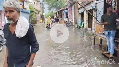 छिबरामऊ: शहर में हुई झमाझम बारिश के चलते कई मोहल्ले तालाब में तब्दील, नगर पालिका की खुली पोल