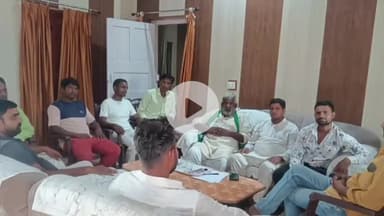 फरेंदा: फरेंदा डाक बंगले पर राष्ट्रीय लोकदल की हुई बैठक, संगठन को मजबूत करने पर दिया गया जोर