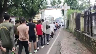 टीकमगढ़: नशे से दूरी है जरूरी अभियान के समापन पर पुलिस लाइन से निकाली गई रैली, एसपी ने हरी झंडी दिखाकर किया रवाना