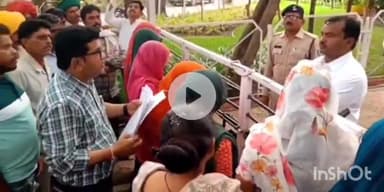 गंधवानी: चुप्पियां में हाई स्कूल भवन निर्माण की मांग, ग्रामीण धार पहुंचे, सौंपा ज्ञापन