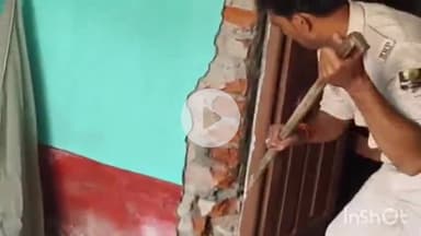 पुरैनी: पुरैनी थाना पुलिस ने औराय पंचायत में एक आरोपी के घर पर कुर्की-जप्ती की, कई सामान ले गए