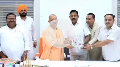 कलीनगर: लखनऊ में मुख्यमंत्री से मिले पूरनपुर विधानसभा के भाजपा विधायक ने नया ब्लॉक बनाने की मांग रखी