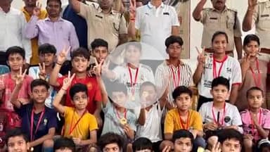 टीकमगढ़: पुलिस अधीक्षक ने खेल प्रतियोगिताओं में उत्कृष्ट प्रदर्शन करने वाले खिलाड़ियों को पुरस्कृत कर नशा मुक्ति की शपथ दिलाई