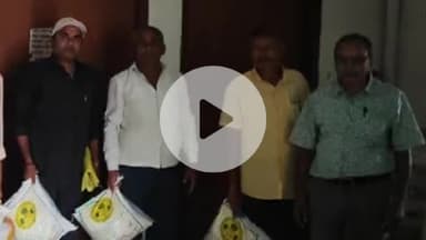 परवलपुर कृषि कार्यालय में किसानों के बीच मक्का और कोदो बीज का किया गया वितरण