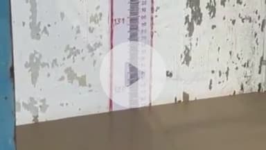 बाह: पिनाहट में एसडीएम ने चंबल नदी का लिया जायजा, 38 गांव बाढ़ से प्रभावित