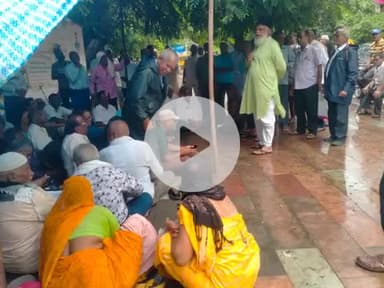 लगातार बारिश के बीच भी नहीं टूट रहा हौसला
-बकाया भुगतान की मांग को लेकर 162 वें दिन भी जारी रहा जेके मजदूरों का धरना