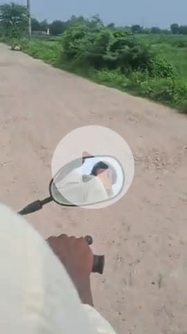 hathangaon rod kharab ha 4 mahina se log paresan