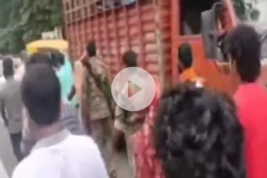 ओरमांझी: ओरमांझी में भीषण सड़क दुर्घटना, ट्रक और ऑटो की टक्कर में स्कूल के बच्चे सहित कई घायल