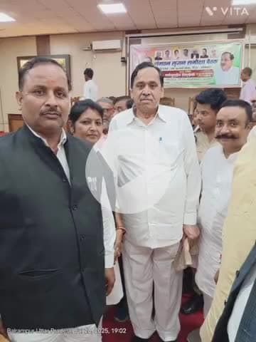 बलरामपुर समाचार कांग्रेस पार्टी के वरिष्ठ नेता नसीमुद्दीन सिद्दीकी के बलरामपुर पहुंचने पर पूर्व जिला अध्यक्षअनुज कुमार स