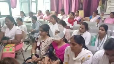 बक्सर: जिले की आशा कार्यकर्ताएँ योग्य दंपत्तियों को परिवार नियोजन के लिए प्रेरित करेंगी