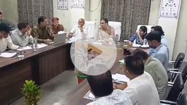 लाडपुरा: कलेक्टर ने स्वास्थ्य भवन में जिला स्वास्थ्य समिति व स्वास्थ्य योजनाओं की ली समीक्षा बैठक