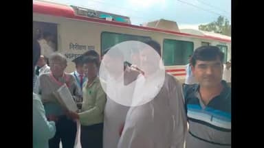 तुलसीपुर: उद्योग व्यापार मंडल ने गैसड़ी स्टेशन पर इंटरसिटी व गोमती एक्सप्रेस ट्रेन के ठहराव को लेकर डी आर एम को दिया ज्ञापन