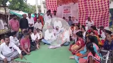 हिंगणघाट: राष्ट्रवादी काँग्रेस शरद पवार पक्षाचे उपविभागीय अधिकारी कार्यालयासमोर दिव्यांग बांधवांच्या मागणी करित धरणे आंदोलन