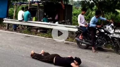 कन्नौज: 100 दिनों की दंडवत यात्रा करते हुए कन्नौज पहुंचे अखिल, प्रेमानंद जी महाराज से मिलने मथुरा जा रहे हैं