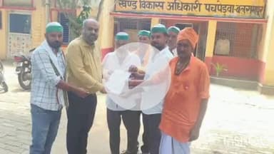 तुलसीपुर: पचपेड़वा में भारतीय किसान यूनियन भानू गुट के कार्यकर्ताओं ने मुख्यमंत्री के नाम संबोधित ज्ञापन बीडीओ को दिया