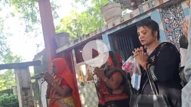 कन्नौज: कन्नौज में दूर-दूर से भक्त मंदिरों में दर्शन करने पहुंच रहे हैं, उन्नाव से आई भक्त ने माँ क्षेमकली मंदिर में किए दर्शन