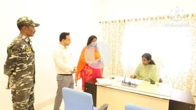 खूंटी: जिला निर्वाचन पदाधिकारी-सह-उपायुक्त आर. रॉनिटा ने ईवीएम वेयर हाउस का मासिक निरीक्षण किया