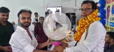 पूर्णिया पूर्व: अंचित साह उच्च विद्यालय प्रांगण में आयोजित सम्मान समारोह, प्रभु कुमार सिंह को दी गई भावभीनी विदाई