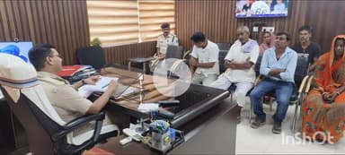 बेगूसराय: कार्यालय कक्ष में डीआईजी ने लगाया जनता दरबार, 12 फरियादियों की सुनी फरियाद