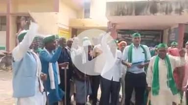 बलरामपुर: खाद की किल्लत व कालाबाजारी को लेकर किसानों ने कृषि भवन का घेराव किया, अफसरों की मिलीभगत पर जताया आक्रोश