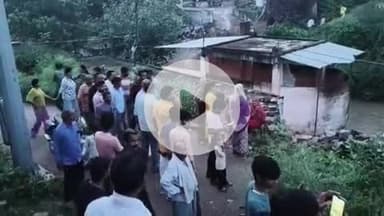 इंदरगढ़: सेवड़ा: पूर्व विधायक घनश्याम सिंह बाढ़ पीड़ितों से मिले, प्रशासन और सत्ताधारी नेताओं पर लगाए आरोप