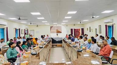 दरभंगा: दरभंगा में क्षेत्रीय परिवहन प्राधिकार के सचिव राजेश कुमार के सम्मान में विदाई समारोह आयोजित