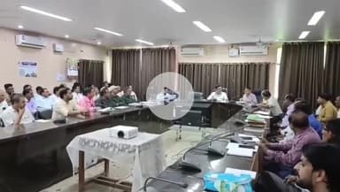 टीकमगढ़: टीकमगढ़ में जर्जर स्कूल भवनों की मरम्मत के लिए शासन से ₹1.13 करोड़ की राशि स्वीकृत, कलेक्ट्रेट में बैठक आयोजित