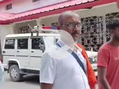 पूर्णिया पूर्व: पूर्णिया में गीता का कवर लगाकर बाइबिल और कुरान बेचने पर हिंदूवादी संगठनों ने एसपी स्वीटी सहरावत से की मुलाकात