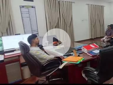 पूर्णिया पूर्व: पूर्णिया एयरपोर्ट के निर्माण कार्य में तेजी लाने के उद्देश्य से जिलाधिकारी ने की समीक्षा बैठक