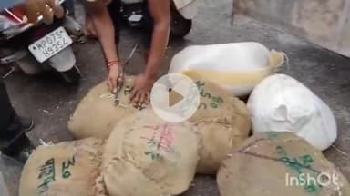 ग्वालियर गिर्द: खाद्य विभाग की टीम ने ग्वालियर के मोर बाजार में 20 क्विंटल मावा पकड़ा