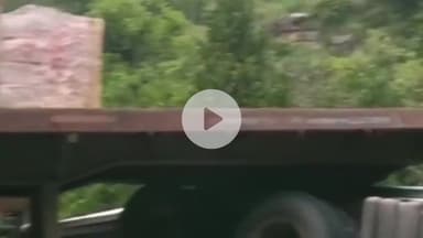 गढ़बोर: राजसमंद के देसूरी नाल में ट्रेलर फंसा, आवागमन बाधित, बड़ा हादसा टला