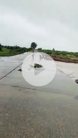 #balda@chandan Hera 
aane jaane walon Ko hi bahut taklif