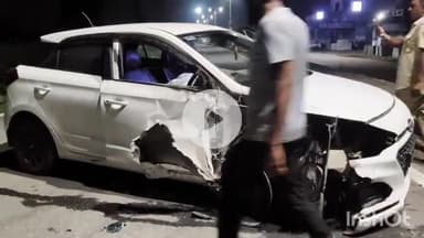 भीलवाड़ा: 100 फीट रोड पर बजरी भरी ट्रैक्टर-ट्रॉली ने कार को मारी टक्कर, एयरबैग खुलने से बची कार सवार युवकों की जान