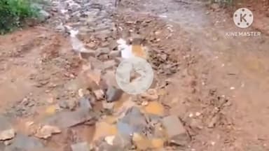 खूंटी: हातूमुंडी गांव में सड़क की स्थिति जर्जर, लोगों को रही परेशानी #jansamasya