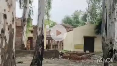 बरेली: क्यारा ब्लॉक के पास धार्मिक झंडे के साथ लगाया राष्ट्रीय ध्वज, स्थानीय लोगों ने वीडियो बनाकर बरेली पुलिस से की शिकायत