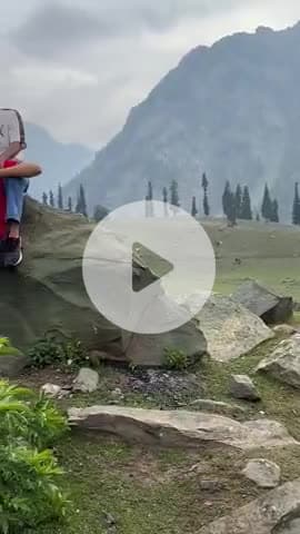 पहाड़ों का नजारा दोस्तों के साथ ही आता है 
#दोस्त 
#पहाड़ 
#जम्मू कश्मी