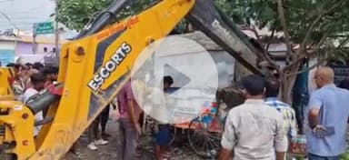 पूर्णिया पूर्व: कटिहार मोड़ में अवैध अतिक्रमण पर बड़ी कार्रवाई, अवैध अतिक्रमण को हटाया गया