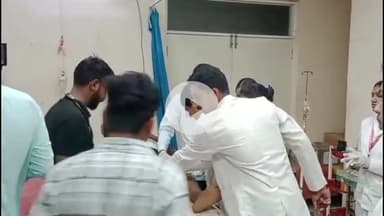 चूरू: NH-52 पर सिरसला गांव के पास तेज रफ्तार कार का टायर निकला, हादसे में 6 लोग हुए घायल